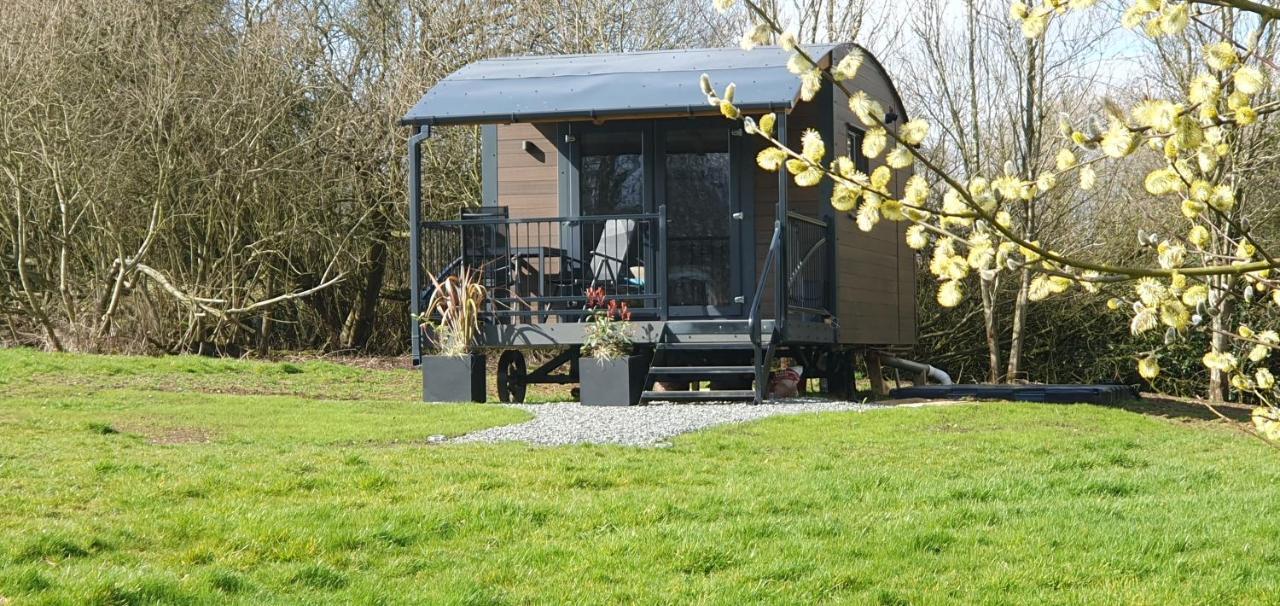 ホテル Peppercorn Pod At Beck House Glamping Salmonby エクステリア 写真