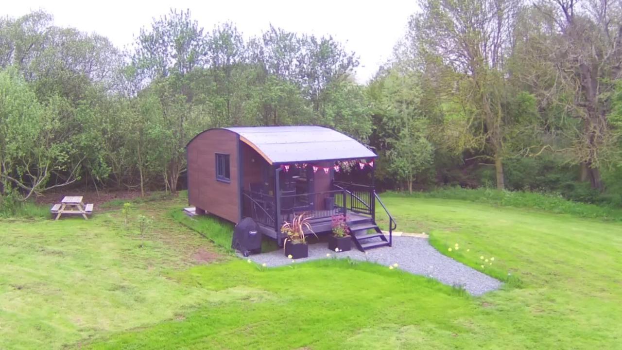 ホテル Peppercorn Pod At Beck House Glamping Salmonby エクステリア 写真