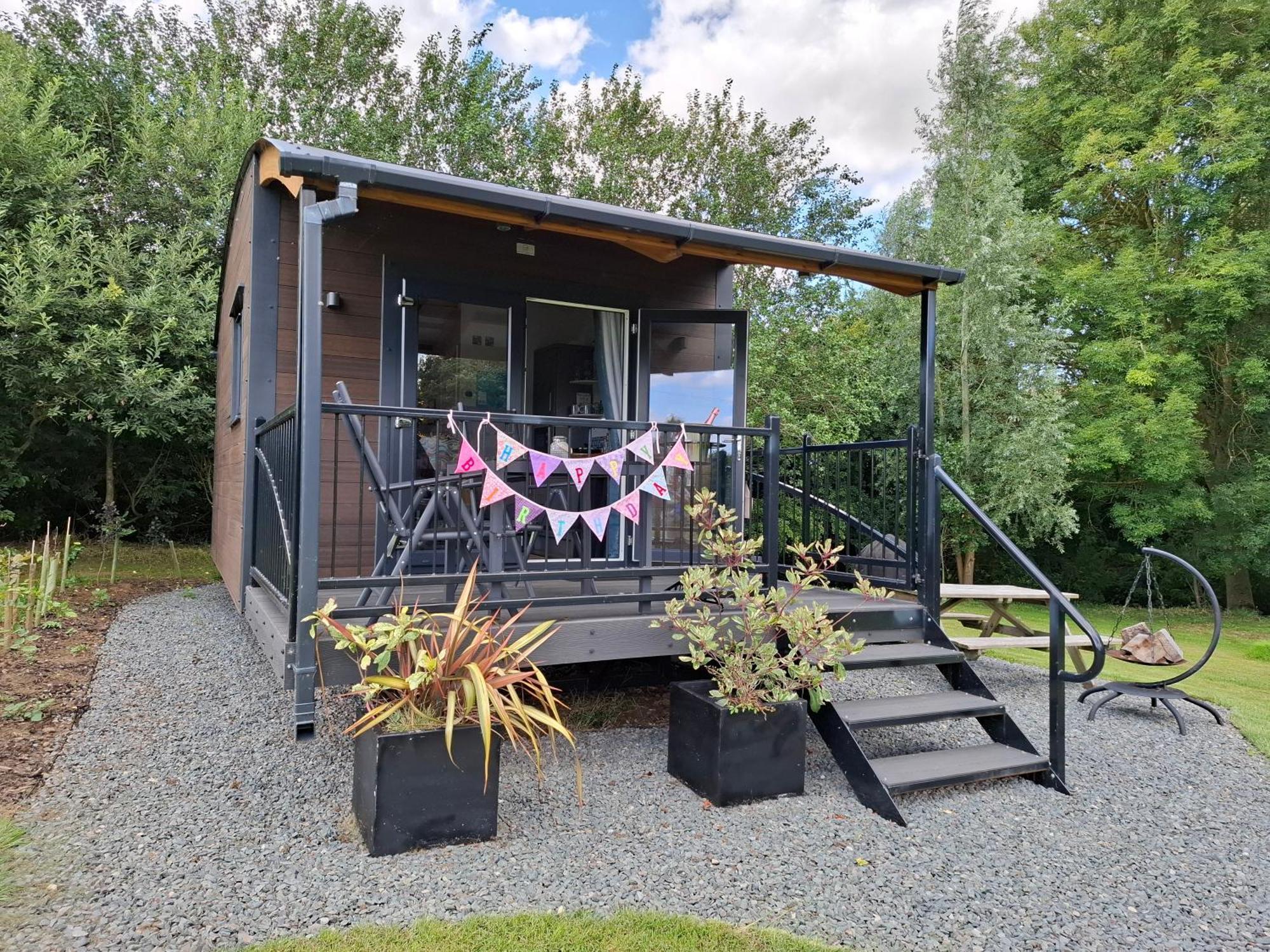 ホテル Peppercorn Pod At Beck House Glamping Salmonby エクステリア 写真